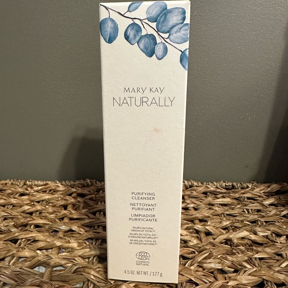 Mary Kay Naturally Cleanser with Blue Leaf Design